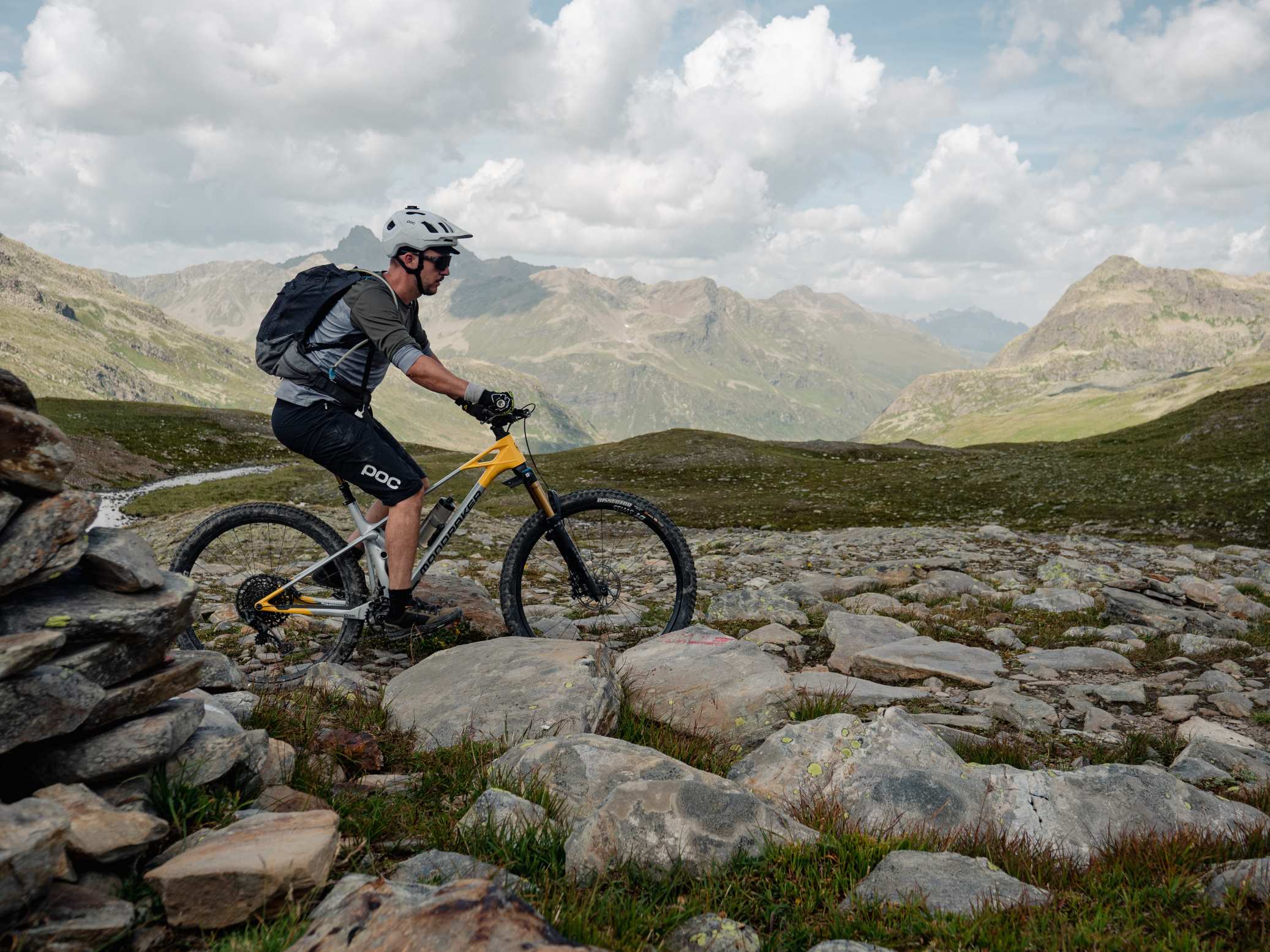 rennrad satteltasche inhalt DACHS Mini-Satteltasche mit Magnetclip und Lichthalterung – Dachs Sport Wählen Sie aus den folgenden Rahmenfarben:Light Grey KTM 500 Faltschlösser vs. Bügelschlösser: Welches